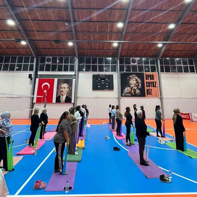 Eskişehir Sivrihisar'da kadınlara yönelik pilates kursu 57 kadınla başladı