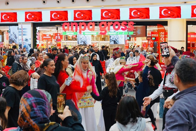 103 bin bayraklı kutlama, 103 bin çocuğa etkinlik