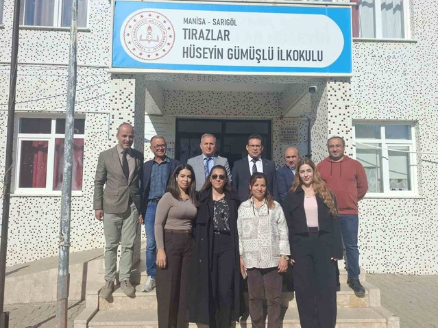 Sarıgöl'de İlçe Milli Eğitim Müdürü Demirtaş, ilkokuldaki oyun etkinliğini izledi