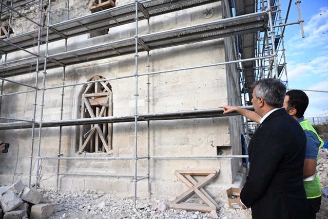 Edirne Valisi Sezer, Evliya Kasımpaşa Camisi'nin kubbe restorasyonunu inceledi