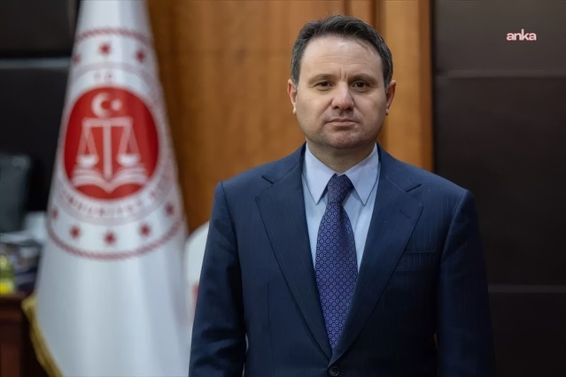 Bakan Gürlek, Manisa Soma'da maden göçüğünde 2 işçinin öldüğünü açıkladı, 3 işçi aranıyor