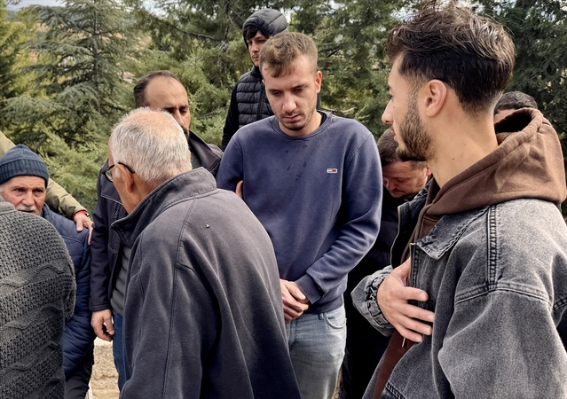 Soma'da 5 işçinin öldüğü göçükte babasını kaybeden madenci yeniden yer altına indi