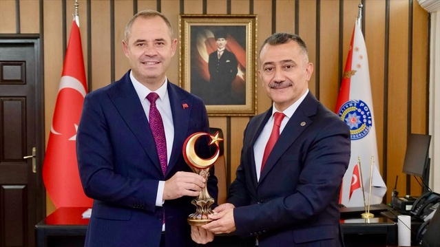 Kırklareli Belediye Başkanı Bulut, ziyarette Emniyet Müdürü Çakır'a başarı diledi