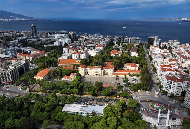 İzmir Atatürk Lisesi 140 yıllık mirasını eğitim tarihi müzesiyle yaşatıyor