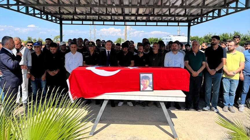 KKTC'de batan gemide yaşamını yitiren Özgür Gönül ve Mahmut Demir'in cenazeleri defnedildi