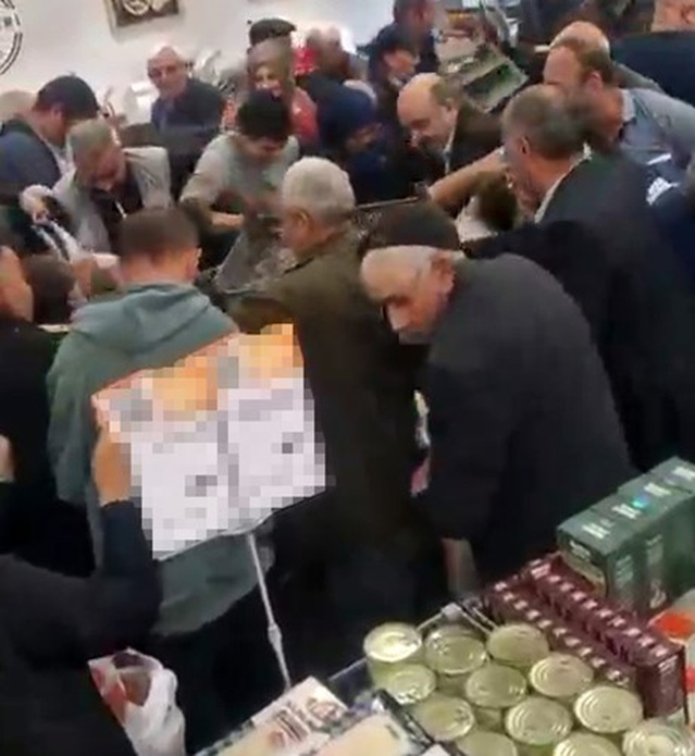 Palamudun fiyatı 100 TL'den 40 TL'ye düşünce Iğdır'da markette izdiham çıktı