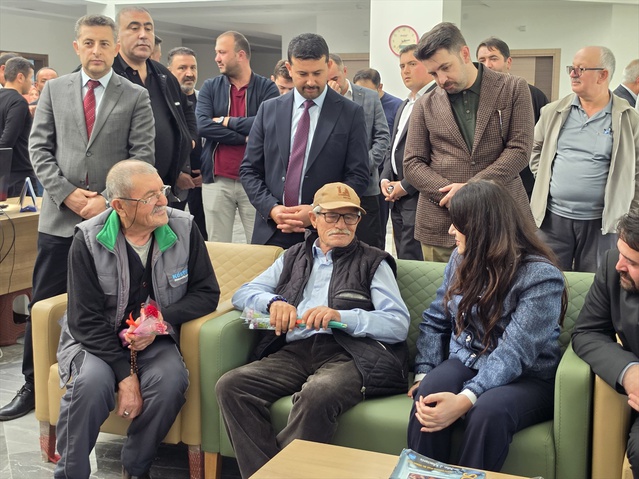 MHP'li Yılık, Kurşunlu'daki 72 kapasiteli huzurevi sakinleriyle buluştu