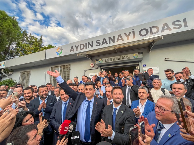 Gökhan Maraş AYSO başkanlığına yeniden seçildi, 16 meslek komitesinin 15'ini kazandı
