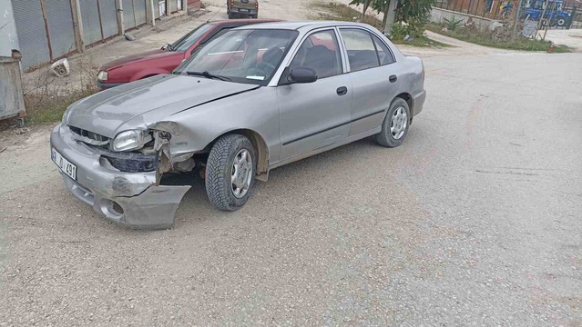 Samsun Havza'da çarpışan otomobillerden birinde anne ve 3 yaşındaki çocuk yaralandı
