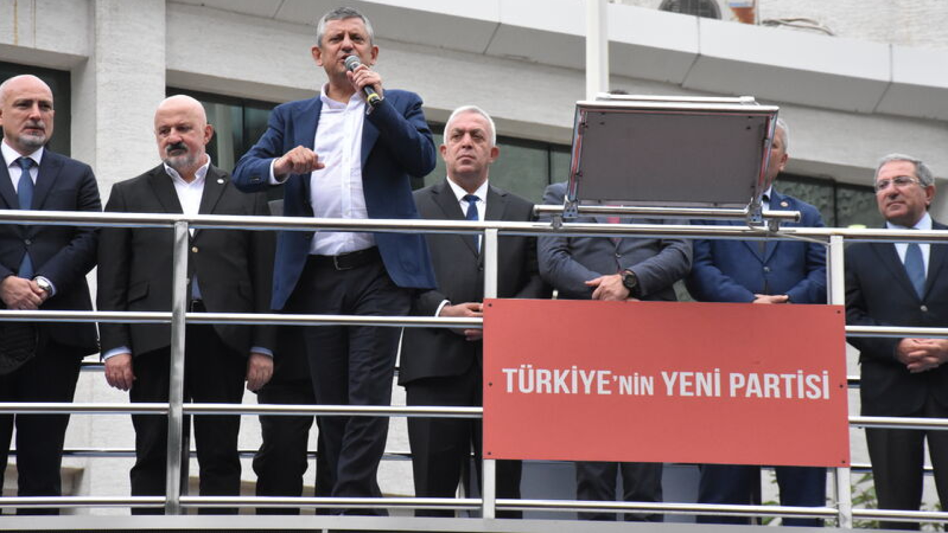"600 delege değil 1 milyona yakın üye karar verecek"