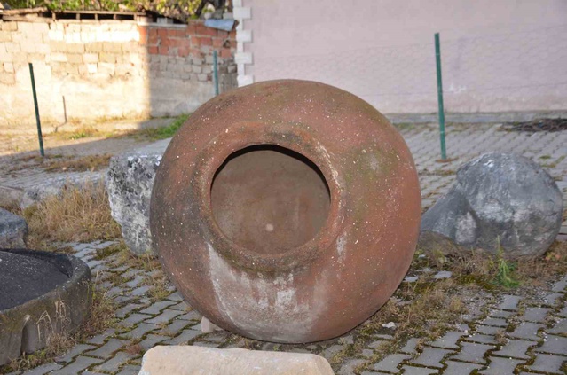 Osmaneli'de YHT kazısında bulunan 1800 yıllık küp buzdolabı olarak kullanıldı