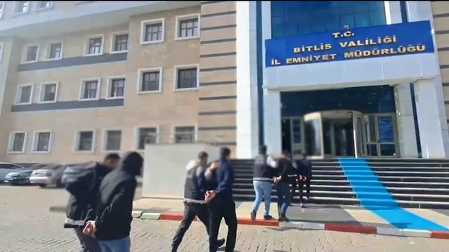 Bitlis'te uyuşturucu operasyonlarda 5 kilo 887 gram madde ele geçirildi, 13 tutuklandı