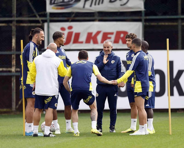 Fenerbahçe, Galatasaray derbisine Asensio ve Ake'den yoksun çıkacak