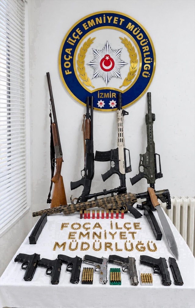 Foça ve Aliağa'da düğünde havaya ateş açma iddiasına ilişkin 14 şüpheli yakalandı