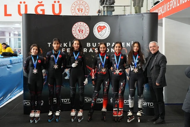 Erzurum'da Short Track Federasyon Kupası 1'in 2. günü madalyalar sahiplerini buldu