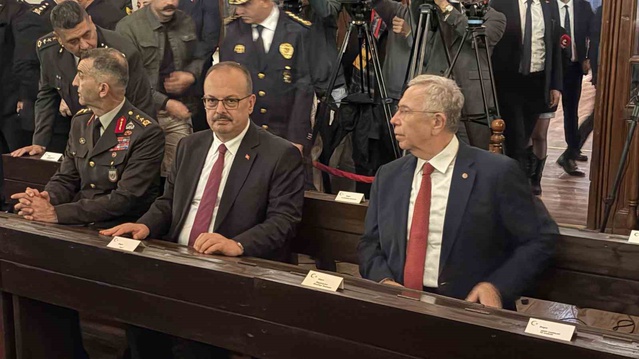 Başkent oluşunun 103. yılında Vali Canbolat ve Başkan Yavaş Anıtkabir'i ziyaret etti