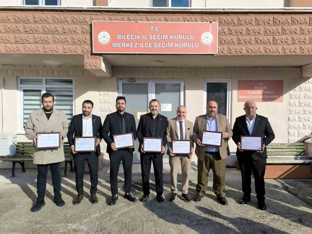 Bilecik TSO başkanlığını 16 oyla kazanan Ercan Düzgün mazbatasını aldı