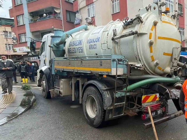 İstanbul'da sel ve heyelanın ardından Kırklareli'den personel desteği gönderildi