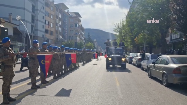 Tokat'ta Cumhuriyet Bayramı töreninde komandolar uzun süre alkışlandı