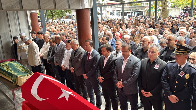Rize Polis Meslek Eğitim Merkezi'nde görevli Şafak Yılmaz Akpınar'da toprağa verildi