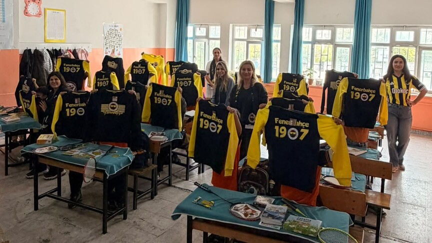 Fenerbahçeli Kadınlar Derneği, Batman'da öğrencilerle buluştu