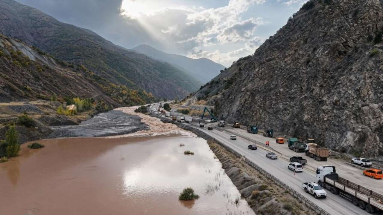 Erzincan’da sel ve heyelanın tahribatı gün ağarınca ortaya çıktı
