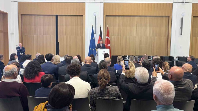 Friedrich Merz: Türk işçiler olağanüstü çalışkanlıklarıyla Almanya'nın refahını şekillendirdi