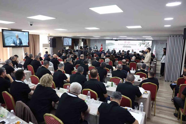 Bilecik İl Sağlık Müdürü Damkacı, Bakan Memişoğlu'yla Urla'daki toplantıya katıldı