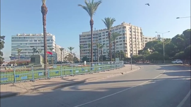 İzmir'de Tugay'ın AK Parti'ye geçiş iddiası üzerine meydanlarda polis önlemi alındı