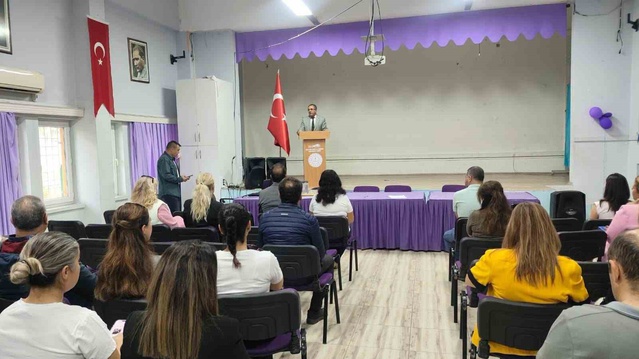 Kuşadası'da okul yöneticilerine akran zorbalığına sıfır tolerans anlatıldı
