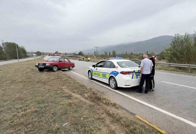 Kastamonu Tosya'da aynı kavşakta iki ayrı kaza oldu, 3 kişi yaralandı