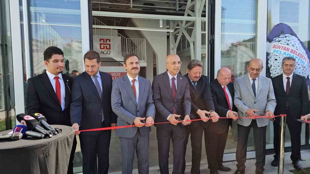 AGÜ öğrencisi Mustafa Karakaya, 103 eserle fabrikanın üniversiteye dönüşümünü anlattı