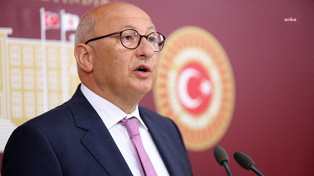 Çakırözer, Halk TV'ye kayyım atanmasına 'haber alma hakkı' vurgusuyla tepki gösterdi