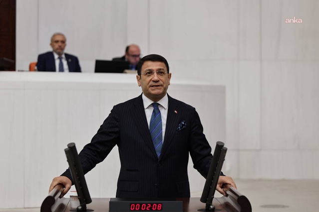 DEVA Partili Şahin, Azerbaycan'da başörtülü öğrencilere okul engelini zorbalık saydı
