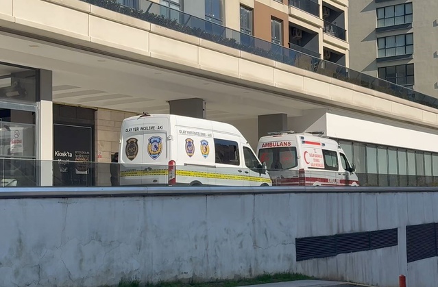 Büyükçekmece'de bir evde silahlı olay: 26 yaşındaki genç hayatını kaybetti