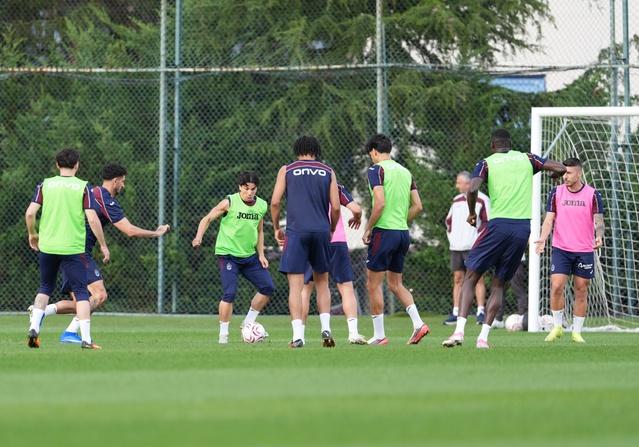Trabzonspor, deplasmandaki Samsunspor maçı hazırlığını 16.00 antrenmanıyla sürdürdü