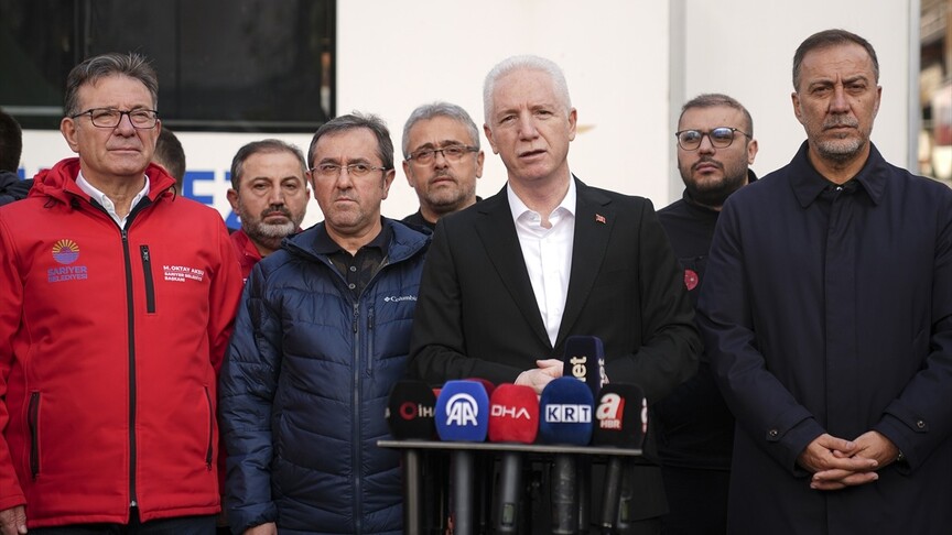 İstanbul Valisi Gül: Sel sularına kapılan 2 kişiyi 17 kilometrelik dere hattında arıyoruz