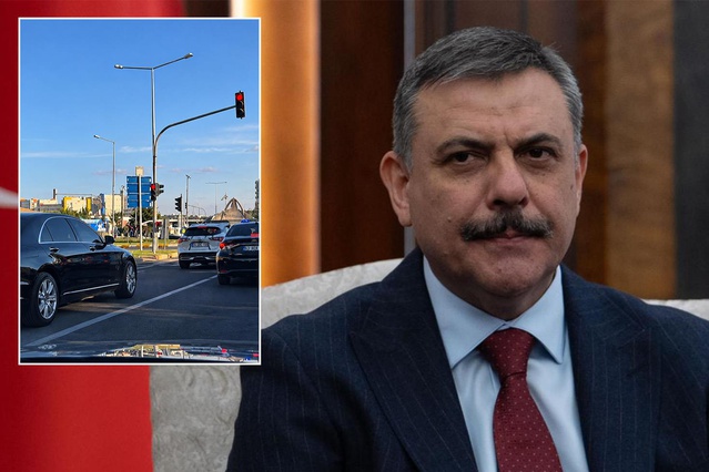 İçişleri Bakanı Mustafa Çiftçi kırmızı ışıkta bekledi! O anı vatandaş kaydetti