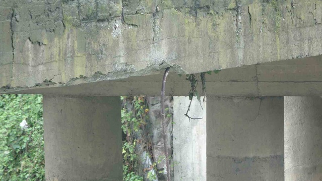 Trabzon'da köprüde demirler sarktı, sakinlere göre günde 800 civarı araç geçiyor
