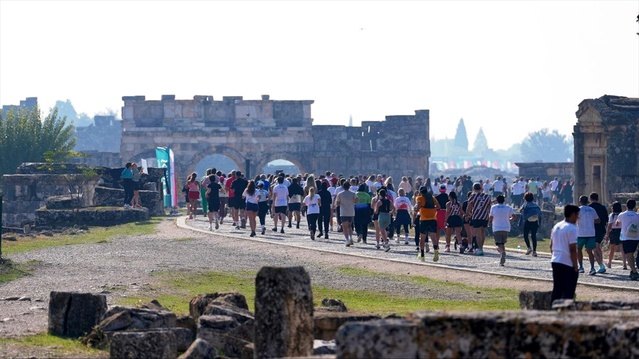 Denizli'de 2. Lykos Yarı Maratonu 26 ülkeden sporcuların katılımıyla koşuldu