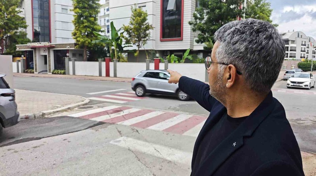 Antalya Konyaaltı'da okul servisinden inen 13 yaşındaki kıza başka servis çarptı