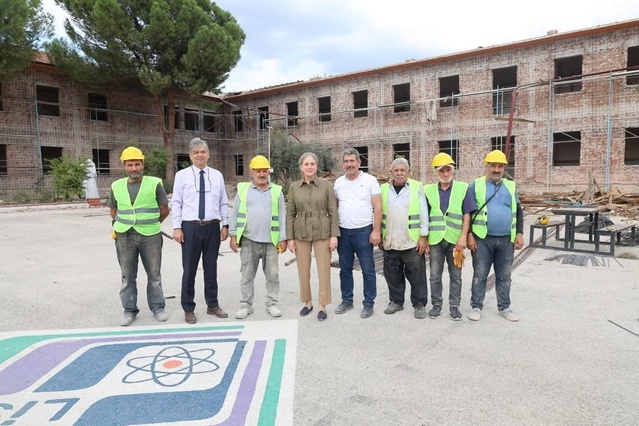 Nazilli Kaymakamı Kan, Turan Ortaokulu ve Fen Lisesi'ndeki çalışmaları inceledi