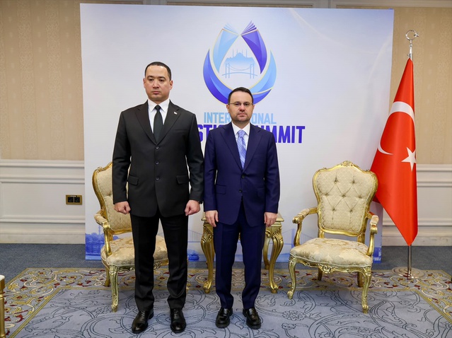 Adalet Bakanı Gürlek, Zirve'de Arnavutluk, Cezayir ve Türkmen yetkililerle görüştü