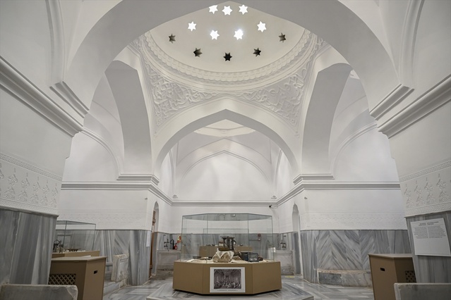 İstanbul Fatih'teki II. Bayezid Hamam Müzesi 234 eserle hamam kültürünü yaşatıyor