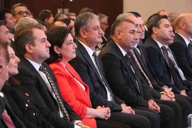 Adana Kalkınma Programı tanıtıldı, Vali Yavuz 312 projeden bahsetti
