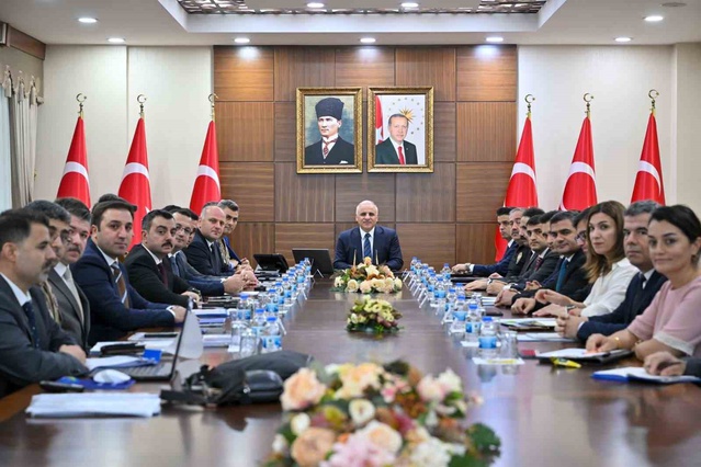 Diyarbakır'da okul güvenliği toplantısında kamera ve denetim kararları alındı