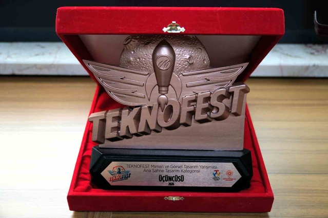 Balıkesir Üniversitesi Karnas Takımı, TEKNOFEST 2026'da üçüncülük ödülü kazandı