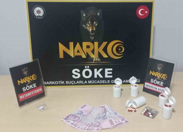 Aydın'ın Söke ve Kuşadası ilçelerinde 3 ikamette 2 bin 055 sentetik ecza bulundu