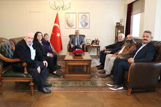 Düzce Kent Konseyi Başkanı Orhan Yılmaz, Vali Makas'a nezaket ziyaretinde bulundu