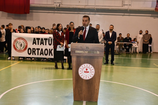 Bilecik Osmaneli'de Cumhuriyet'in 103. yıl dönümü Osmaneli Spor Salonu'nda kutlandı
